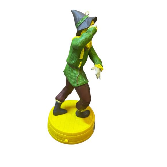 Hallmark Ornament 2015 If I Only Had a Brain Wizard of Oz Scarecrow Magic Sound - Picture 5 of 10